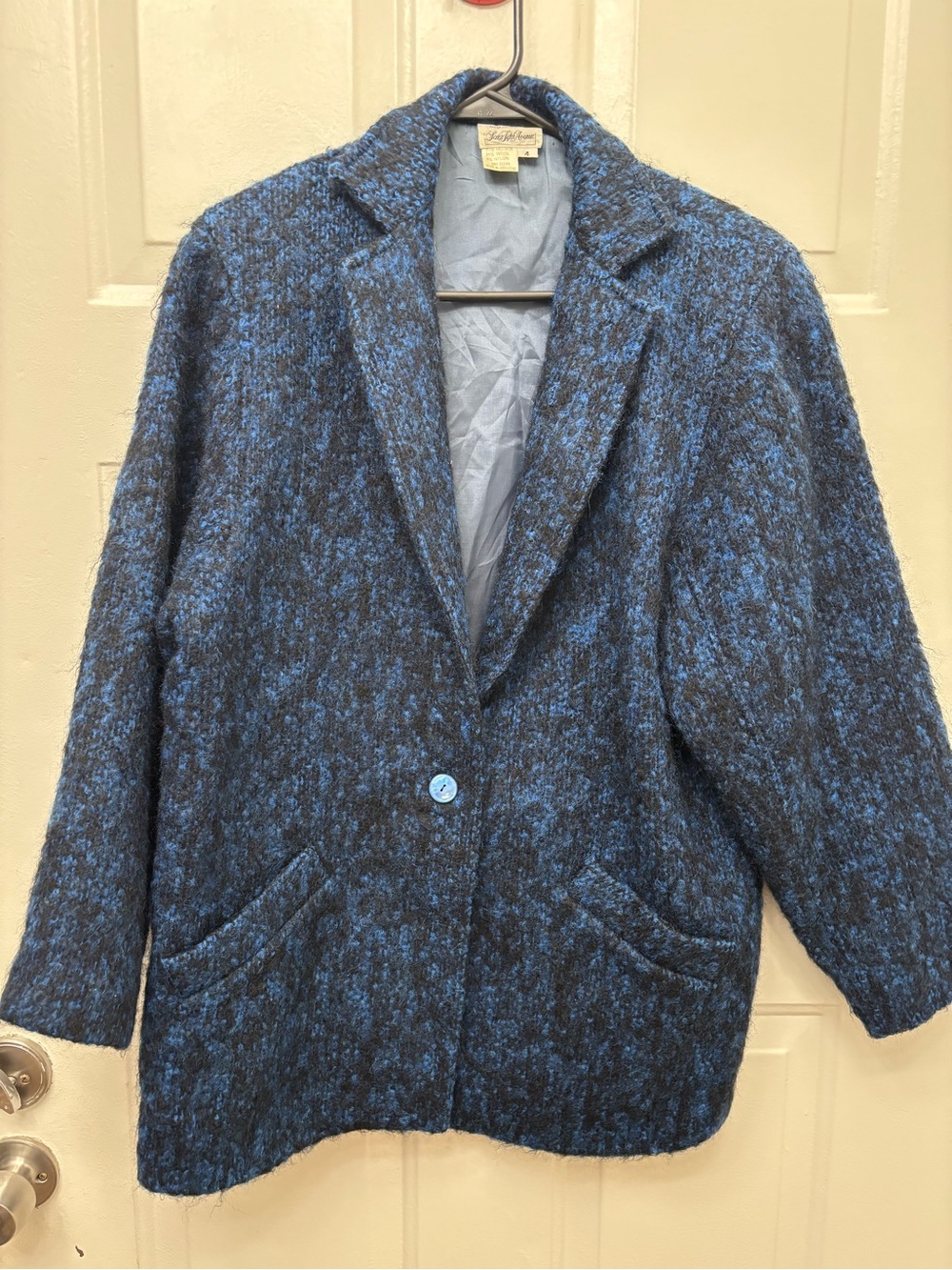 Vintage Saks Fifth Avenue Women's Navy Bouclé Blazer Jacket